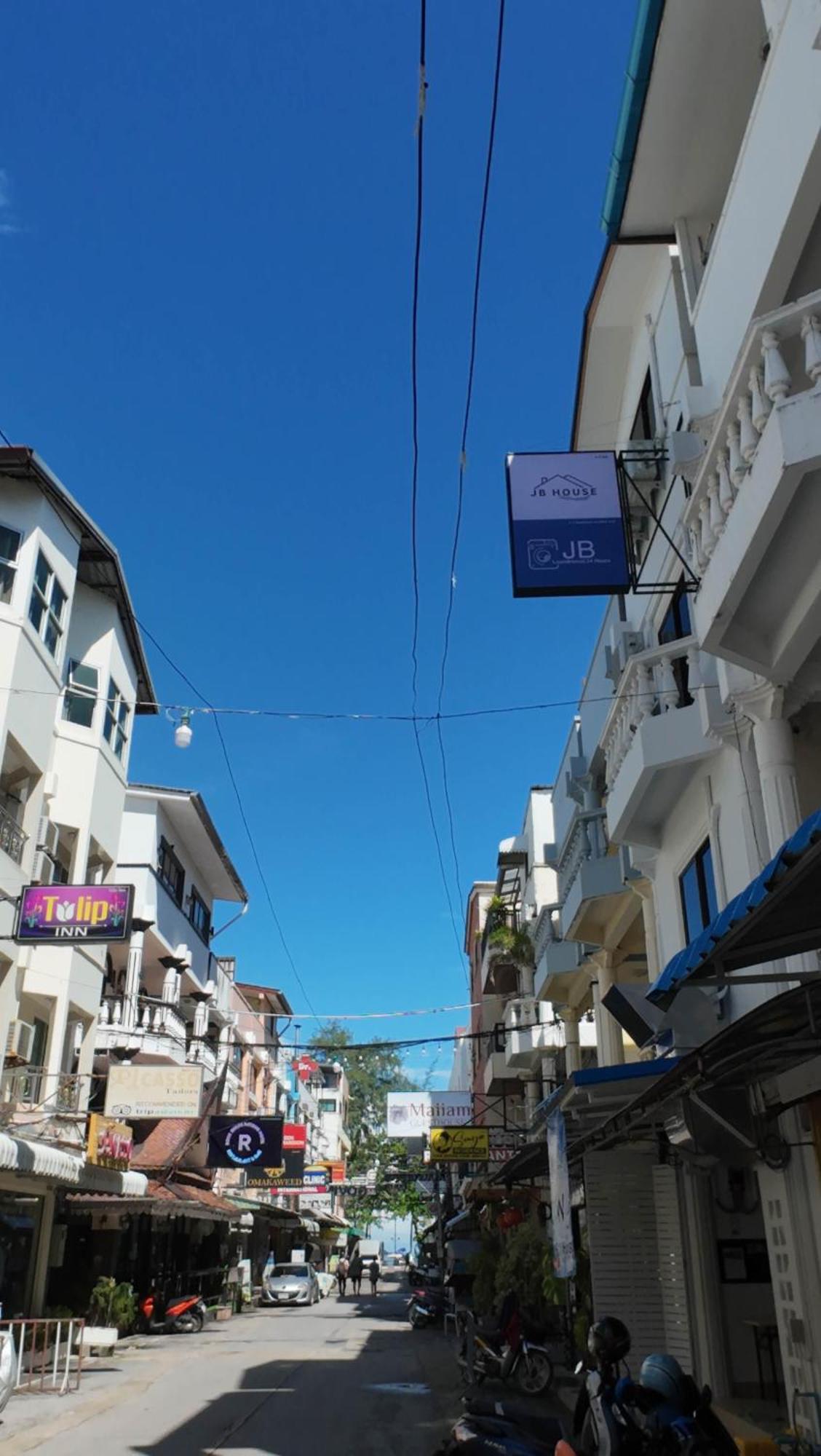 Jb House Patong Hostel Exterior photo