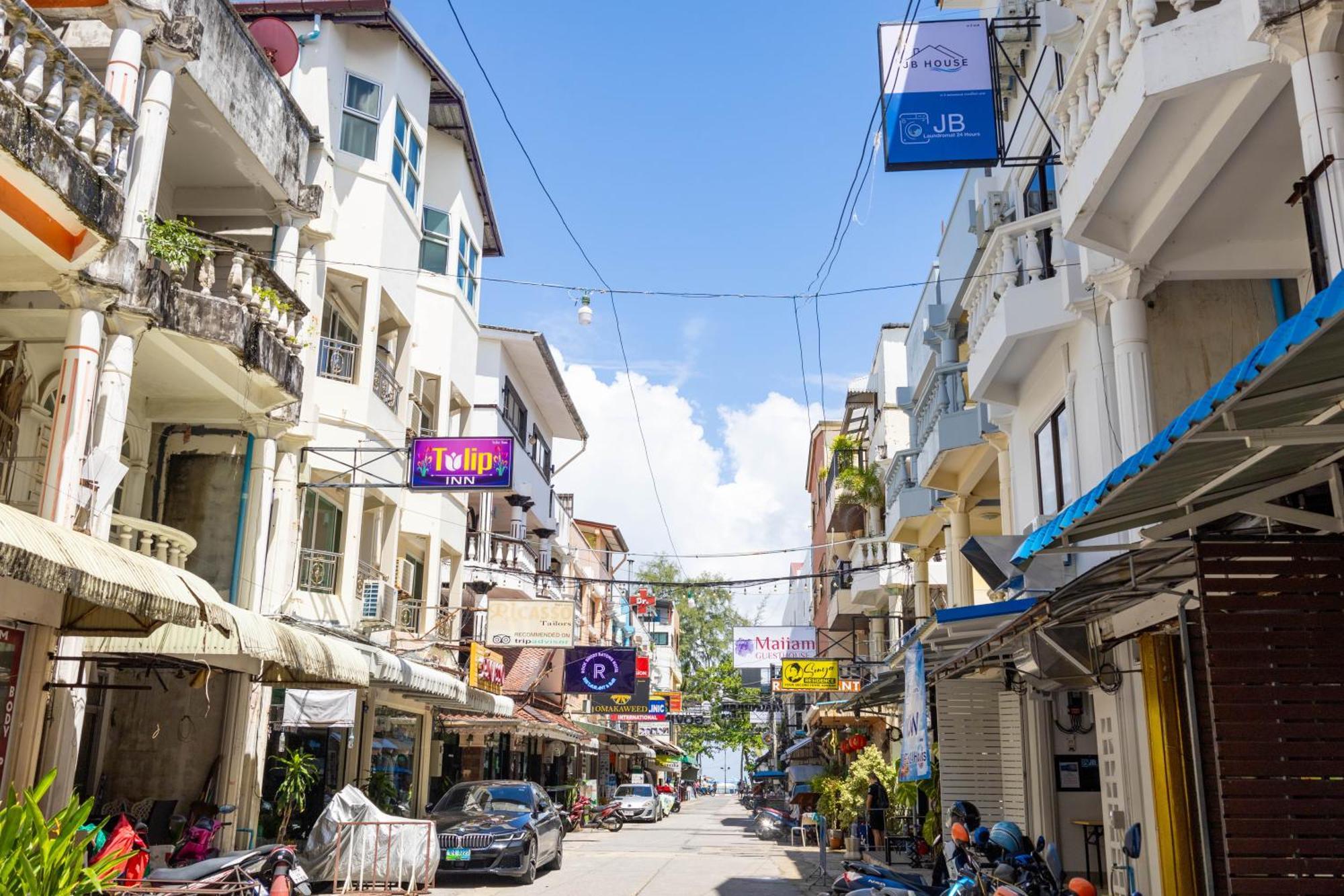 Jb House Patong Hostel Exterior photo